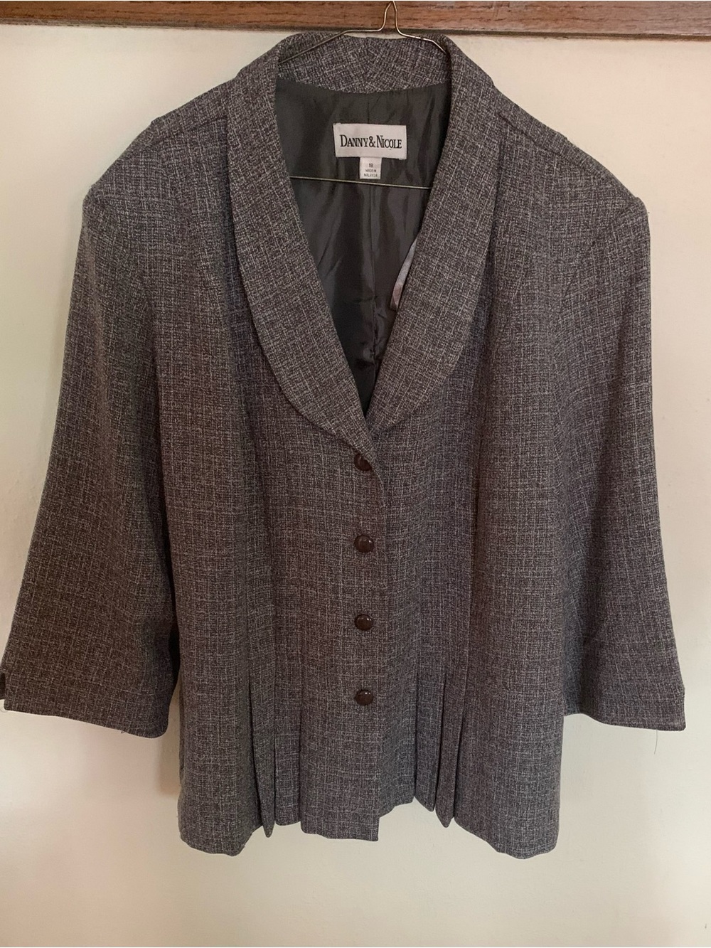 Danny & NicoleWomen’s Brown Tweed
Blazer 3/4 Sleeves Size 18